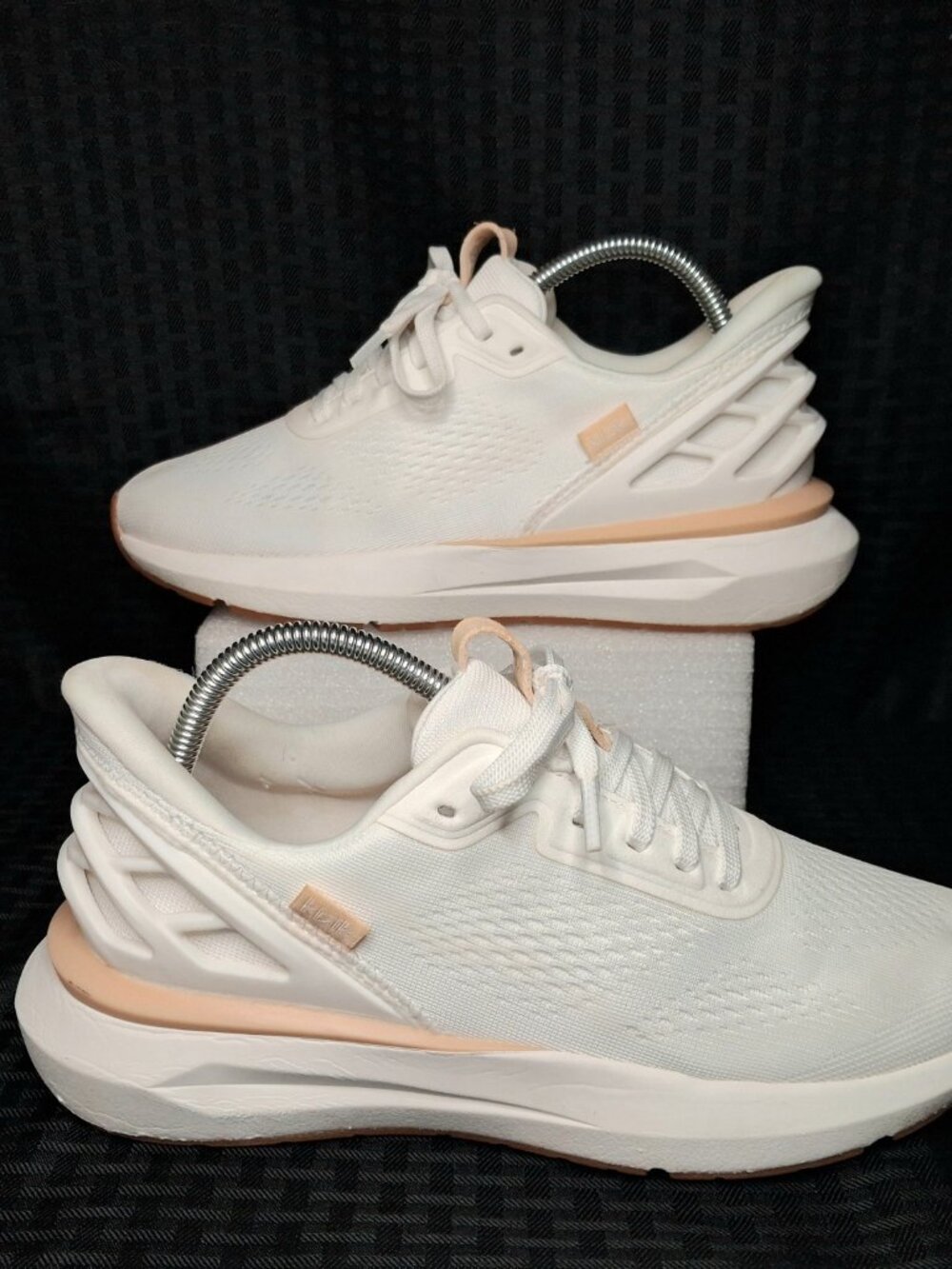 Kizik Womens Athens Step-in Mesh White/ Peach Walking Athletic Shoes Size 8.5 2E